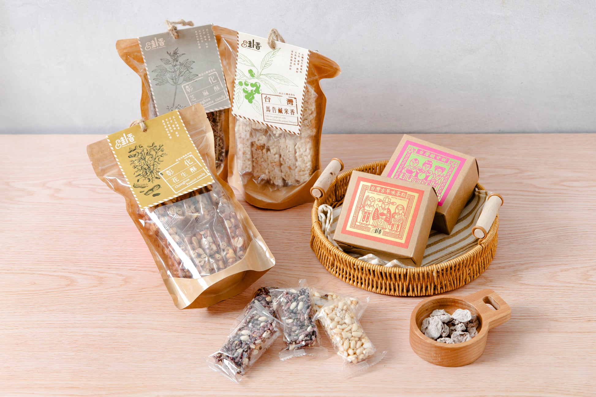 台湾茶と合わせて楽しめる昔ながらのスナック