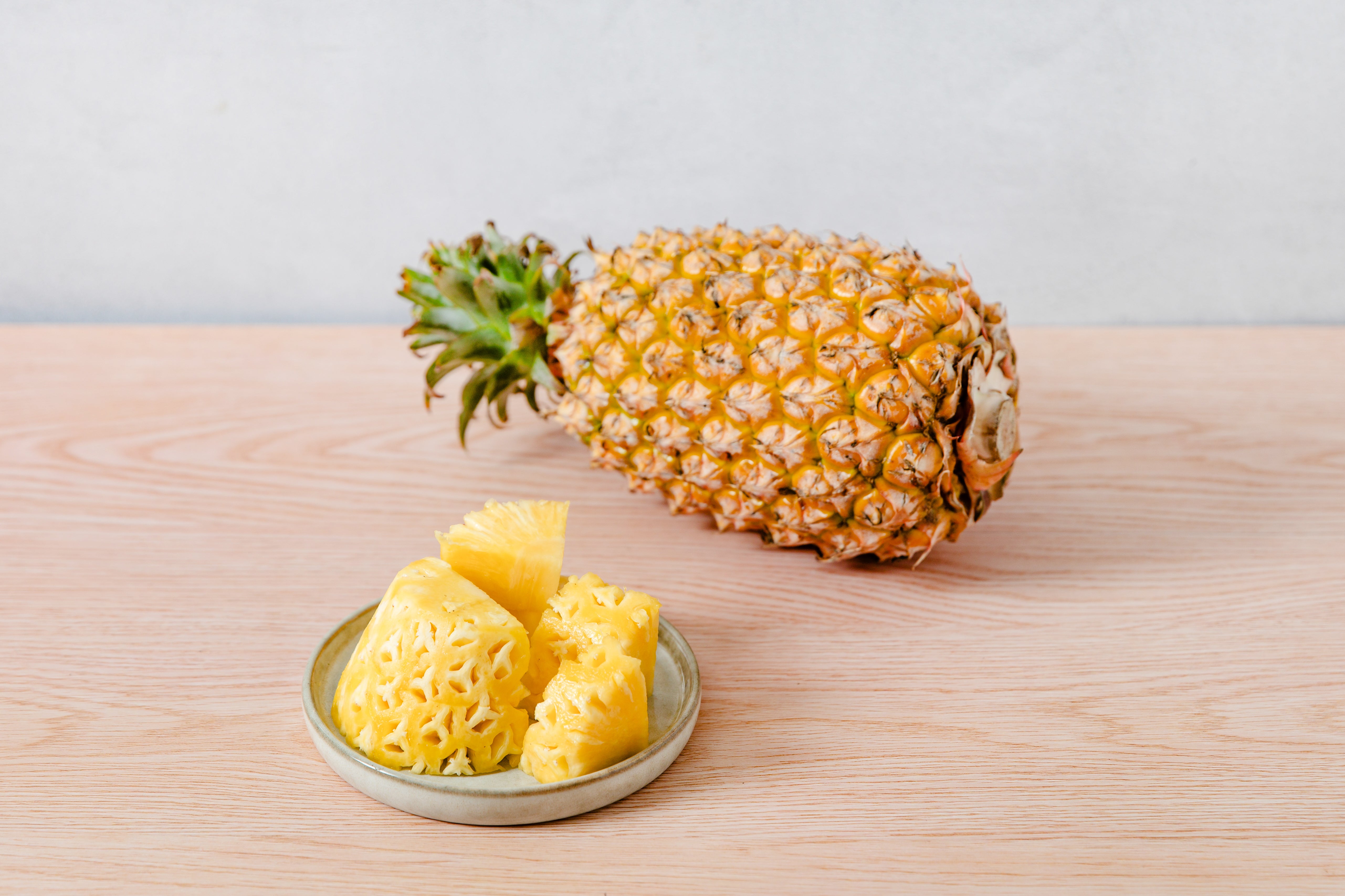 日本配送】季節限定！台湾金鑽パイナップル 5kg（3～4玉入） – 台湾 お